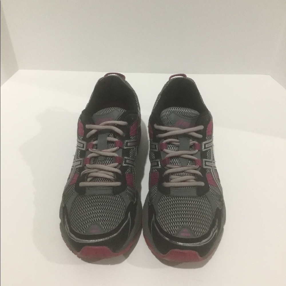 Women’s ASICS - Picture 2 of 4